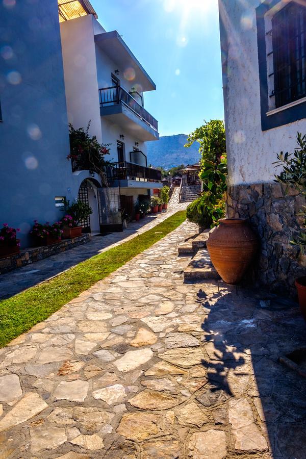 אלונדה Corali Studios & Portobello Apartments מראה חיצוני תמונה